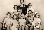 Rodina Goebbelsových, nahoře Magdin syn Harald z prvního manželství