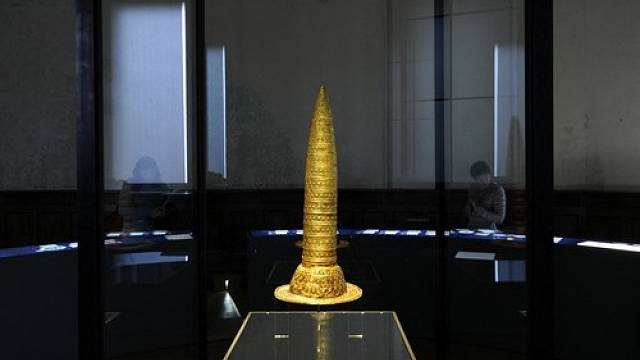 Zlatý klobouk v berlínském muzeu.