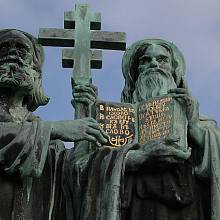 Socha svatých Cyrila a Metoděje na Radhošti v Beskydech