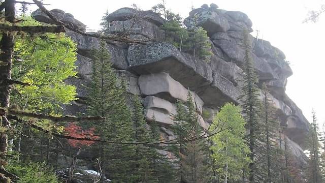 Zvláštní skalní útvar v pohoří Šoria