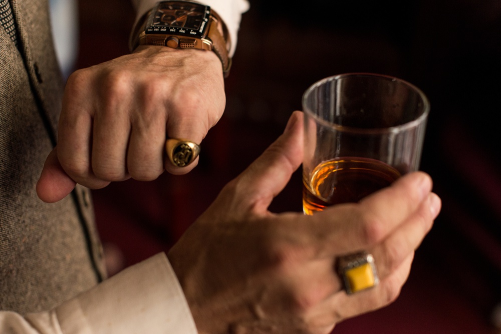 Dotyk - Prsteny na rukou muže: Víte, co symbolizují, a jak je správně nosit?
