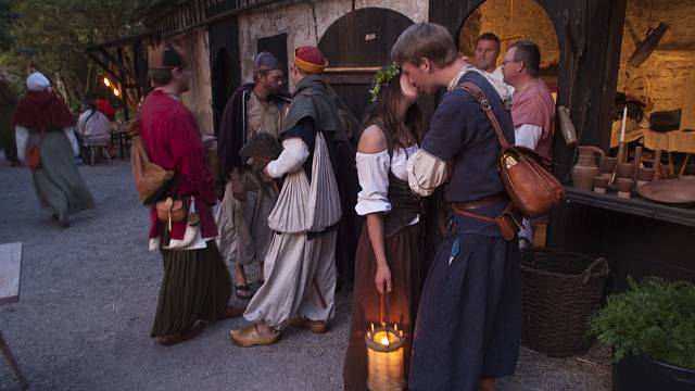 Líbání ve středověku mělo i jiný, než erotický význam