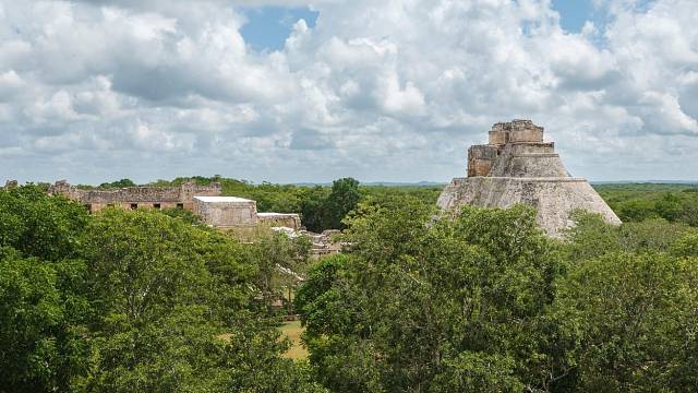 Zřícenina mayského města Chichén Itzá.
