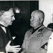 Britský premiér s italským vůdcem Benitem Mussolinim v Mnichově