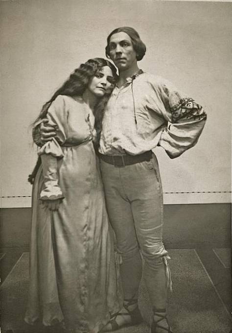 Eva Vrchlická a Rudolf Deyl, ve hře Princezna Pampeliška, Národní divadlo 1910