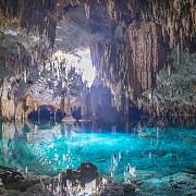 Podmořské jeskyně Sac Actum