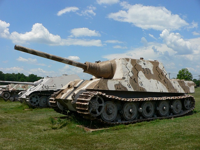 Jagdtiger (sériové číslo 305020) vystavený v bývalém Muzeu výzbroje americké armády v roce 2007.