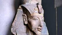 Busta faraona Achnatona