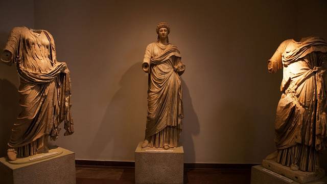 Nero a Poppaea Sabina: Krásná žena šíleného císaře.