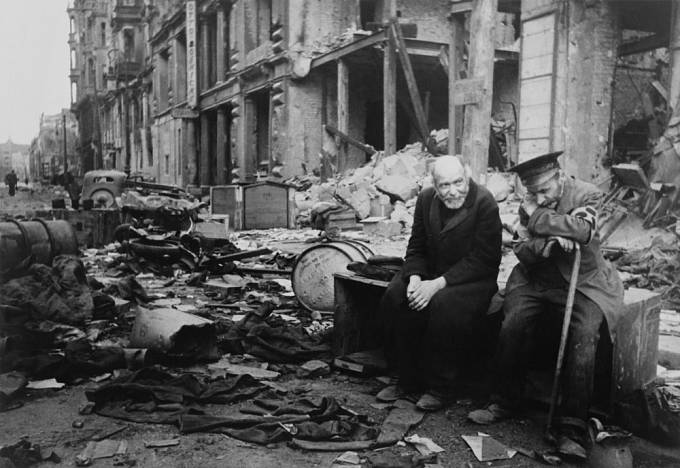 Berlín v troskách - 1945