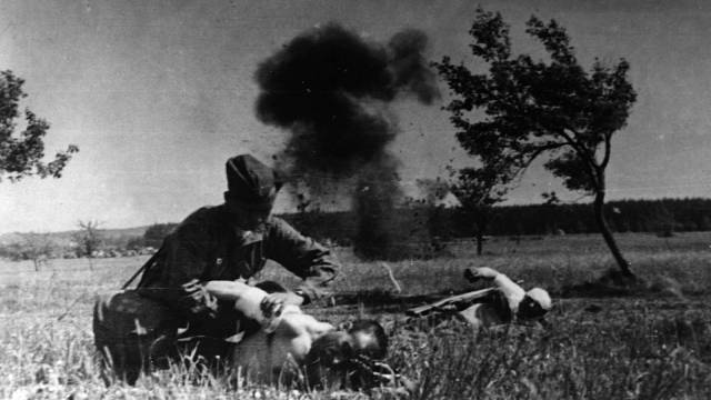 Sovětští vojáci při bojích v okolí Slivice, Milína a Březnice 11.  až 12. května 1945