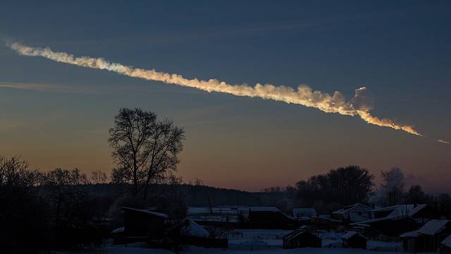 Dráha čeljabinského meteoritu, jíž spočítal český tým