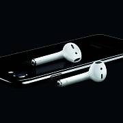 K iPhone 7 již nebudou sluchátka připojena přes klasický jack, ale budou komunikovat bezdrátově přes Bluetooth