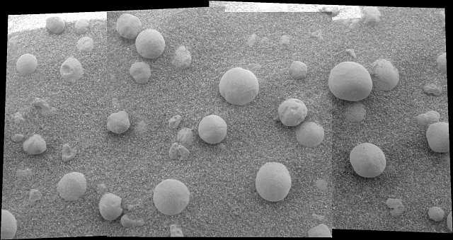 Důkaz o existenci vody na Marsu - oblázky