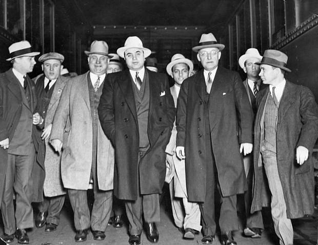 Al Capone a členové jeho gangu