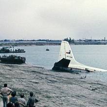 Ihned po pádu letounu Il-18B do jezera se na místo seběhlo mnoho místních lidí a pokoušeli se o záchranné práce.