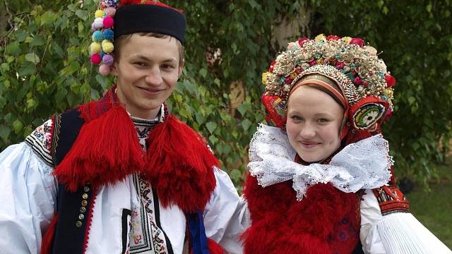 Mladý pár v tradičním kroji, Vlčnov