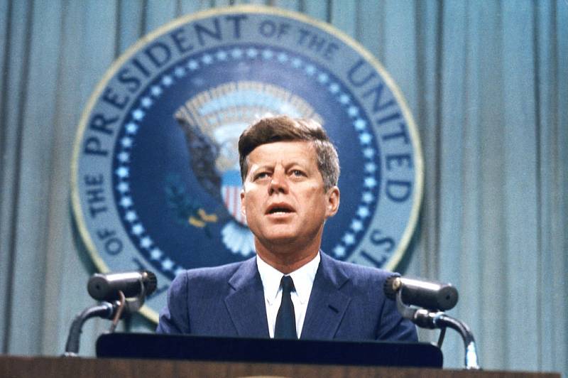 John Fitzgerald Kennedy – 35. prezident (1961–1963)
