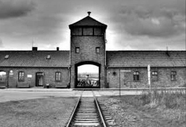 Brána do tábora Osvětim - Birkenau