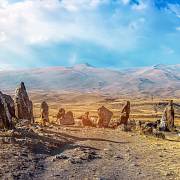 Megalitický kámen Zorats Karer nebo Carahunge - prehistorická památka v Arménii