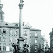 Mariánský sloup na Staroměstském náměstí na fotografii Jindřicha Eckerta