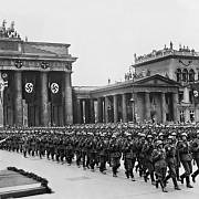 Berlín, slavnostní pochod na oslavu vítězné bitvy o Francii