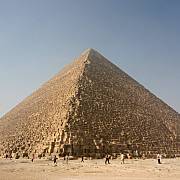 Velká / Cheopsova / Chufuova pyramida v Gíze.