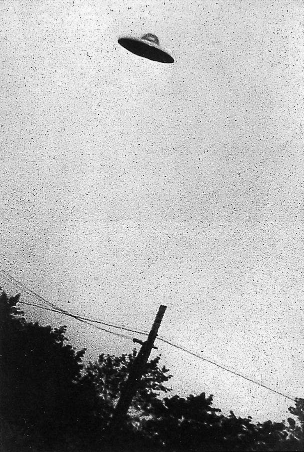 Fotografie údajného UFO v Passaic, New Jersey, pořízená 31. července 1952