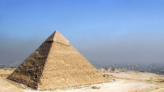 Pyramidy během tisíciletí ztratily původní lesk.