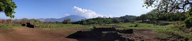 Panorama Míčového hřiště 2 z místa Los Guachimontones.