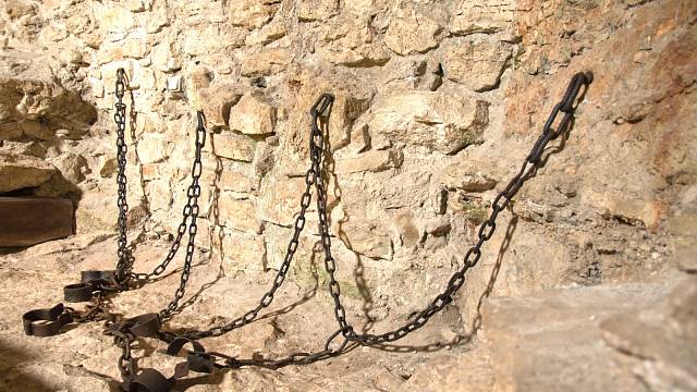 Jaké formy mučení se v historii praktikovaly?
