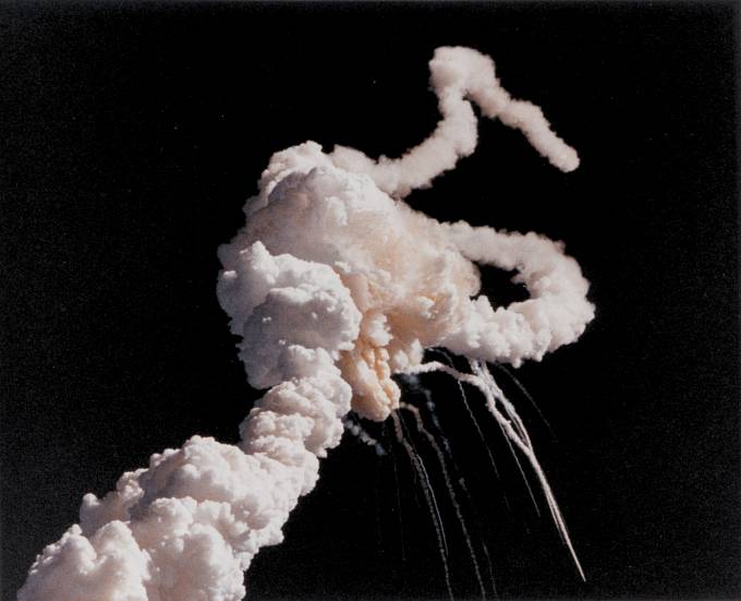 Mrak, který vznikl po výbuch Challengeru