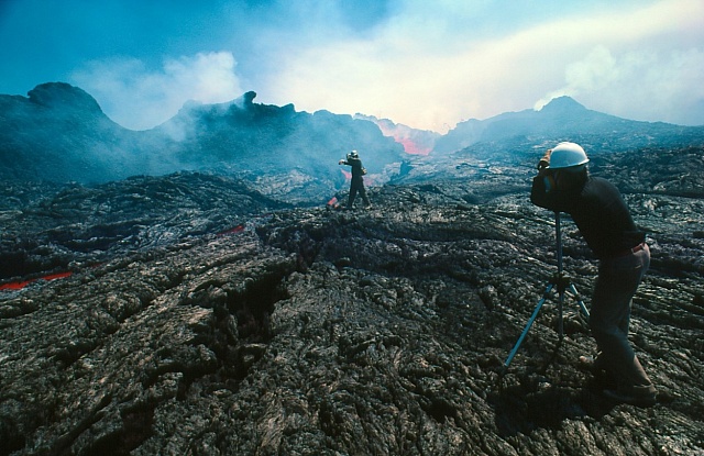 Kontrola lávy na sopce Mauna Loa.
