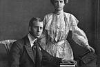Rodiče prince Philipa - řecký král Jiří I. a jeho manželka Alice, pravnučka královny Viktorie