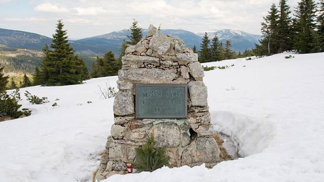 Pomník Hanče a Vrbaty v Krkonoších