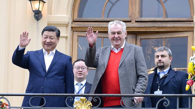 Miloš Zeman s čínským prezidentem letos v březnu