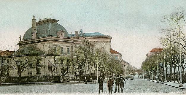 Pohled z ulice Na Florenci směrem k Muzeu hl. m. Prahy