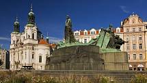Pomník Mistra Jana Husa na Staroměstském náměstí v Praze byl instalován k 500. výročí Husovy smrti za první světové války v roce 1915.