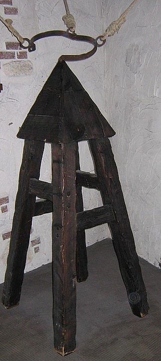 Jidášova stolice patří mezi jednu z variant mučícího nástroje