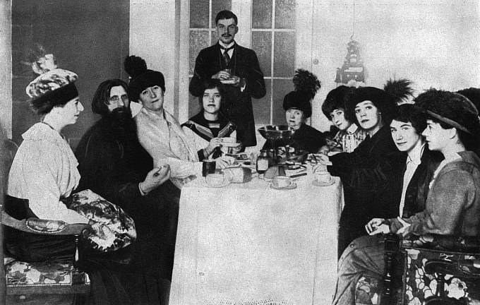 Rasputina obdivovalo mnoho žen.