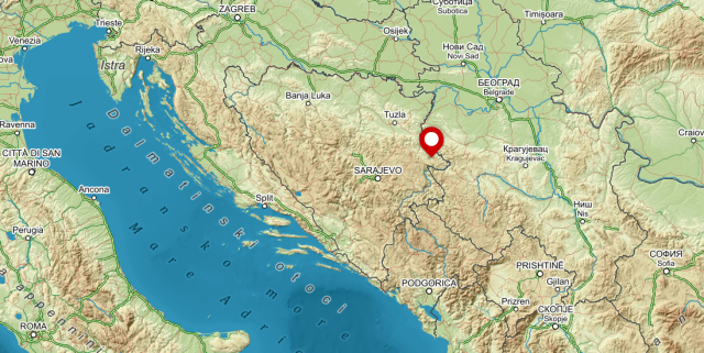Mapa Balkánu s vyznačenou polohou města Srebrenica
