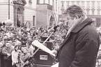 Rudolf Bereza při projevu na demonstraci HSD-SMS za obnovení moravské samosprávy v roce 1991 v Olomouci