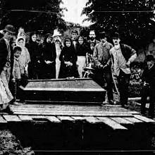 Hromadný pohřeb obětí požáru důlní katastrofy sv. Marie, červen 1892