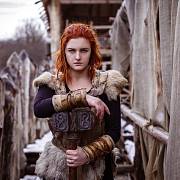 V řadách drsných Vikingů možná bojovaly i ženy.