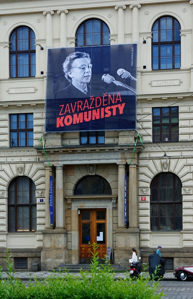 Připomenutí 70 let od popravy M. Horákové v rámci kampaně Milada 70 spolku Dekomunizace. Praha, 2020.