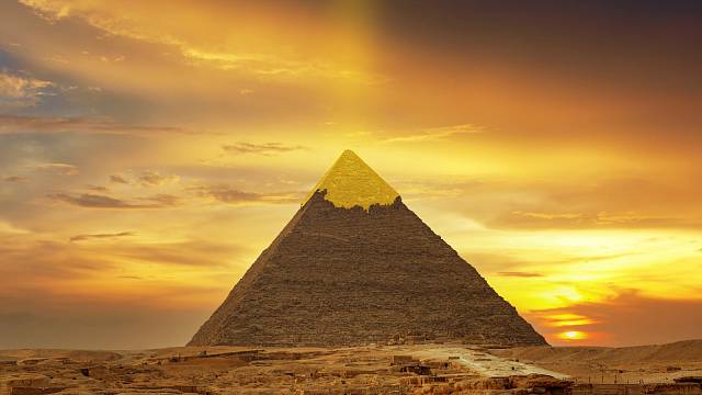 Zdobila kdysi Velkou pyramidu zlatá špička?