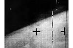 První fotografie Marsu. Pořídila ji sonda Mariner 4 v srpnu 1965, tehdy nahradila dříve vyslanou sondu Mariner 3, jejíž mise nebyla úspěšná kvůli technické závadě.