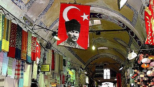 Atatürkův odkaz je v Turecku všudypřítomný, ale oslabuje
