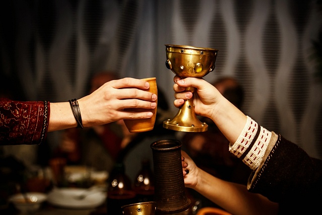 Ve středověku byly preferovány alkoholické nápoje před vodou, protože byly výživnější a méně náchylné k zahnívání.