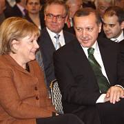 Merkelová v Istanbulu v březnu 2010 s tehdejším premiérem Erdoganem